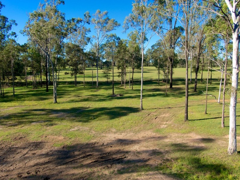 74 Borallon Station Rd, Pine Mountain QLD 4306