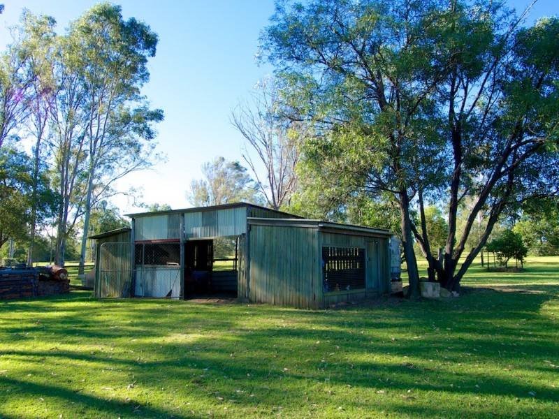 74 Borallon Station Rd, Pine Mountain QLD 4306