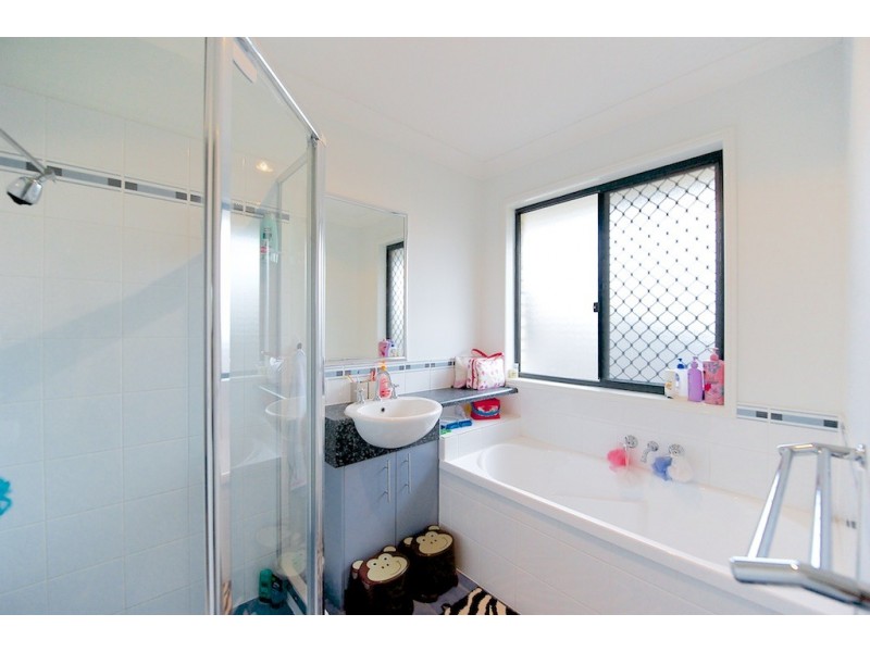 20 Nicole Place, Yamanto QLD 4305