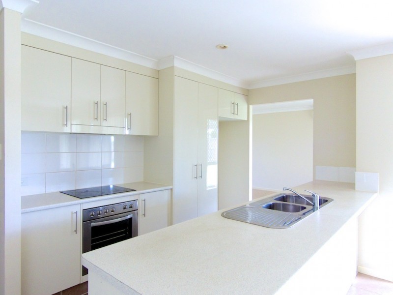 33 Nuala Street, Yamanto QLD 4305
