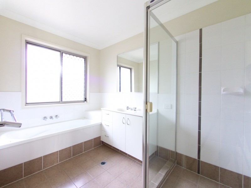 33 Nuala Street, Yamanto QLD 4305