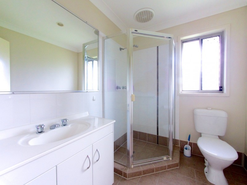 33 Nuala Street, Yamanto QLD 4305