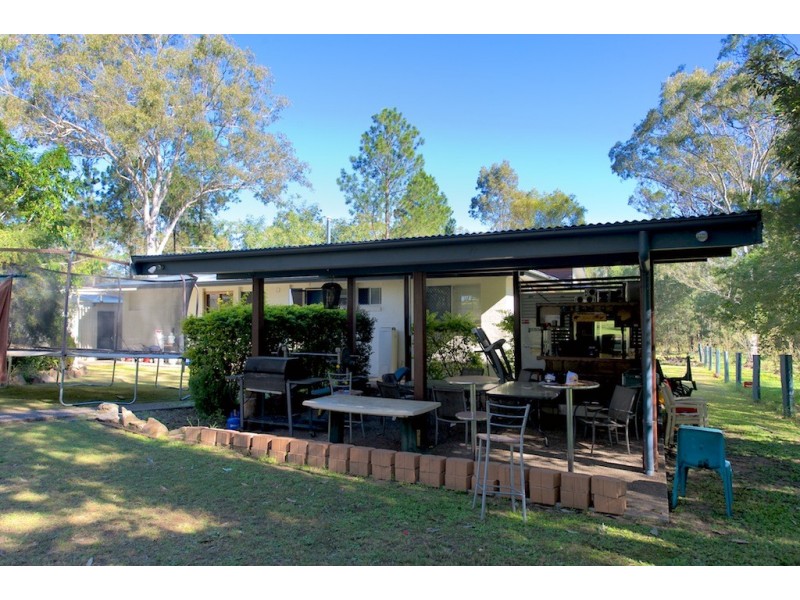 443 Brisbane Valley Highway, Pine Mountain QLD 4306