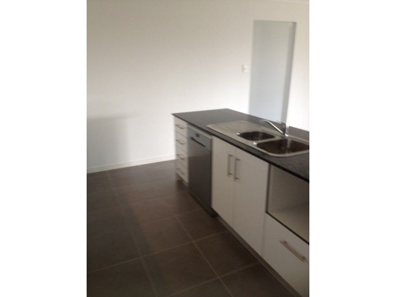 13 Denman Street, Bundamba QLD 4304