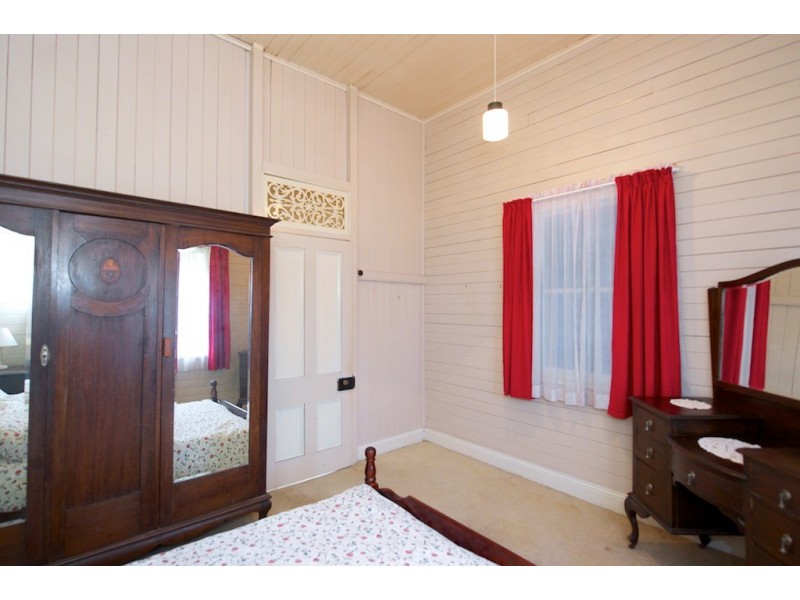 17 Park Street, Lowood QLD 4311