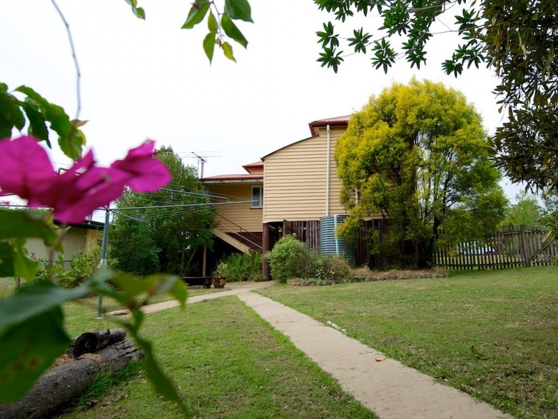 17 Park Street, Lowood QLD 4311