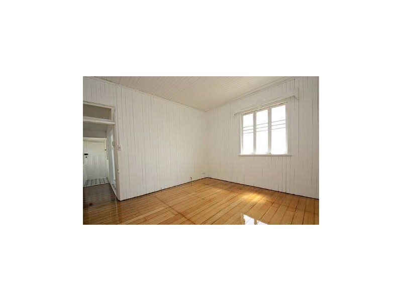 7 Lawrence St, North Ipswich QLD 4305