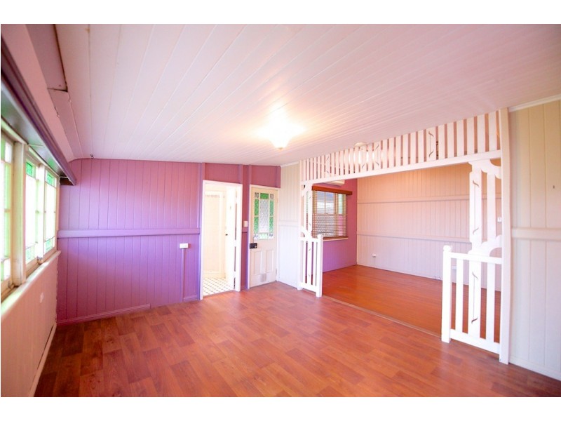 6 Railway St, East Ipswich QLD 4305