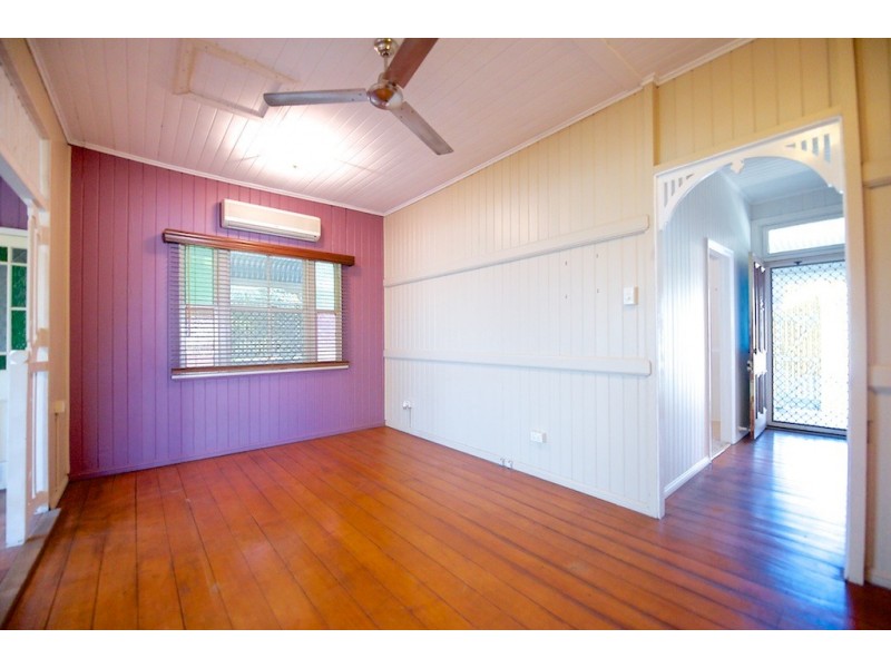 6 Railway St, East Ipswich QLD 4305