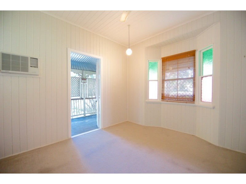 6 Railway St, East Ipswich QLD 4305