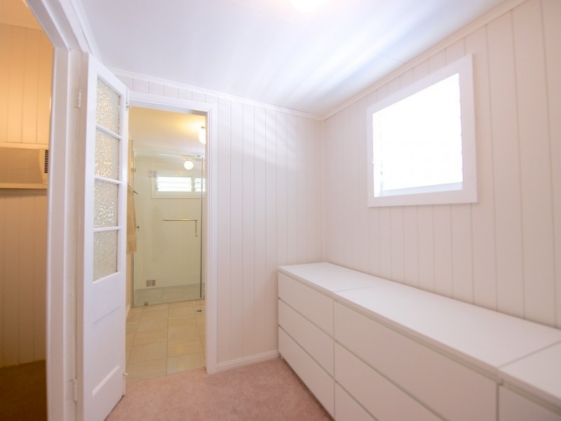 6 Railway St, East Ipswich QLD 4305