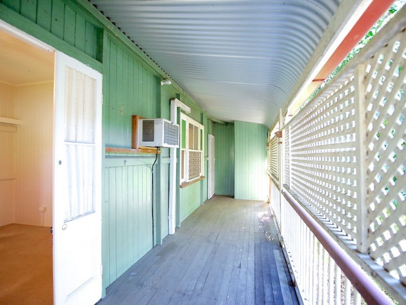 6 Railway St, East Ipswich QLD 4305