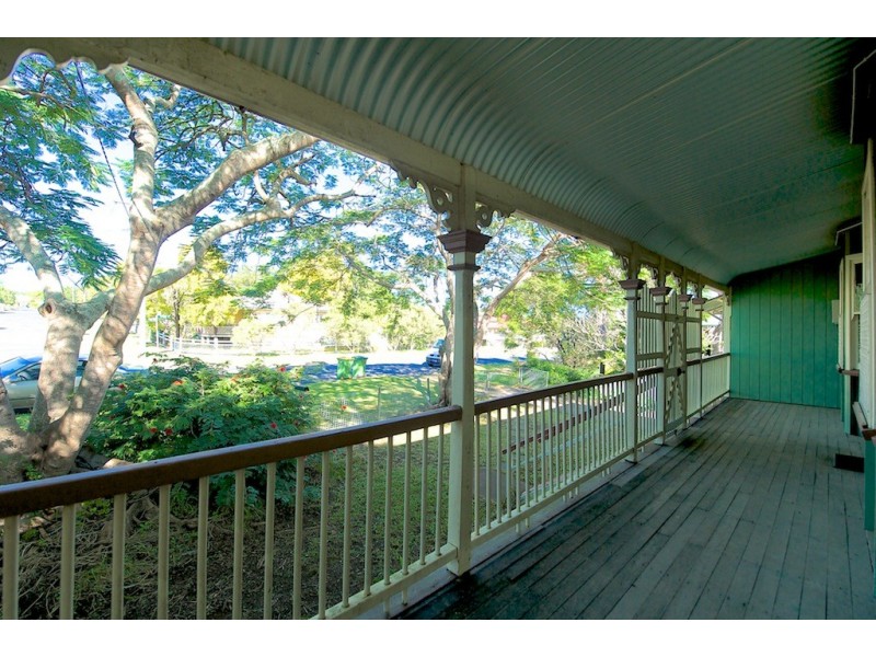 6 Railway St, East Ipswich QLD 4305