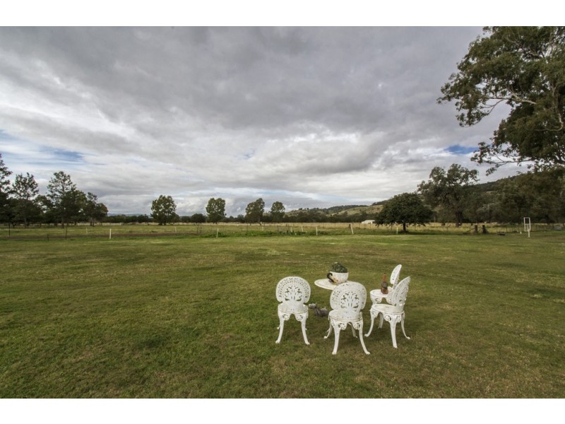 85 NERREMAN ROAD, Wivenhoe Pocket QLD 4306