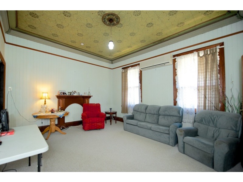 32 Clifton St, North Booval QLD 4304