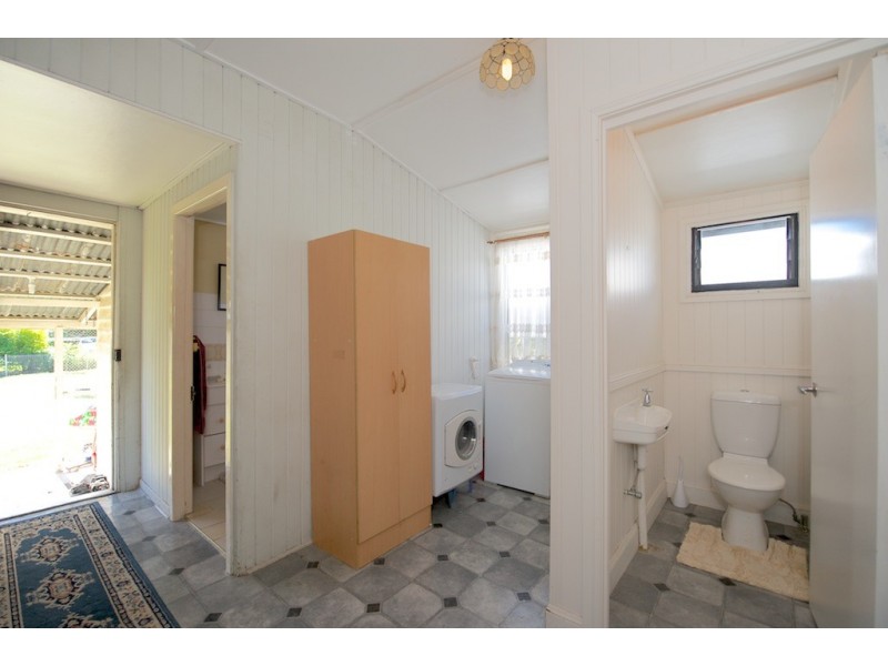 32 Clifton St, North Booval QLD 4304