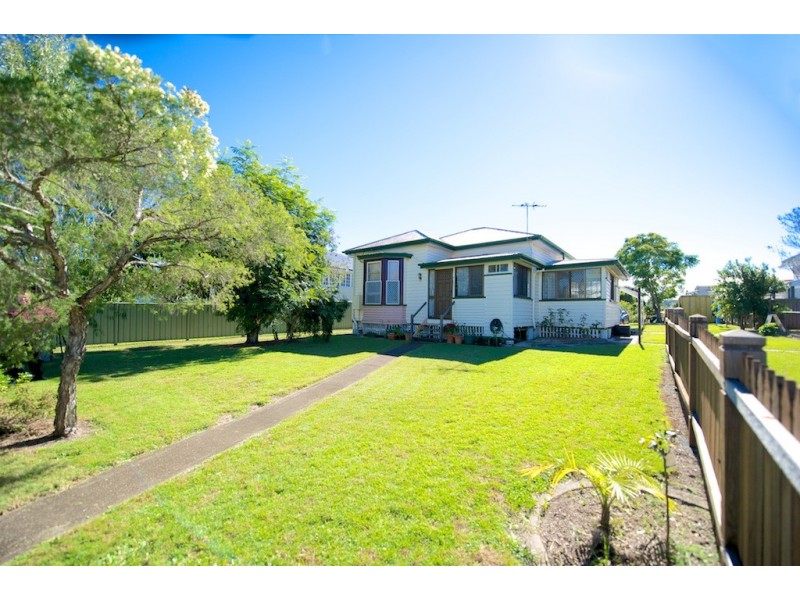 32 Clifton St, North Booval QLD 4304