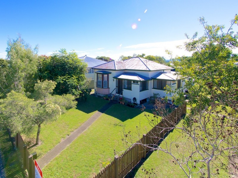 32 Clifton St, North Booval QLD 4304