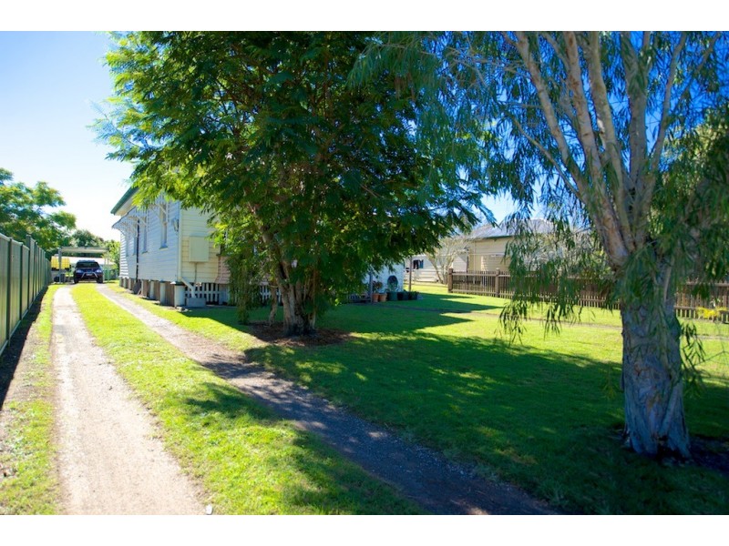 32 Clifton St, North Booval QLD 4304