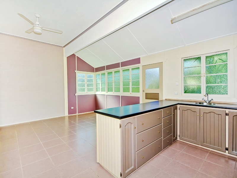 3 Byrne Street, Bundamba QLD 4304