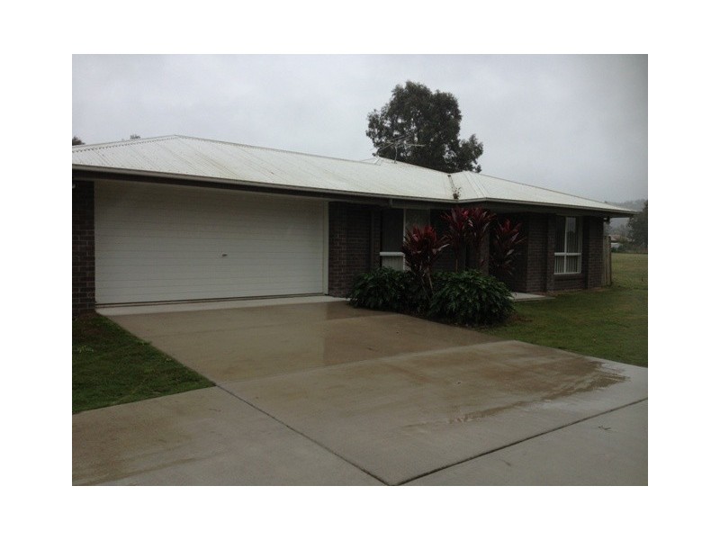 4 Poole Rd, Fernvale QLD 4306