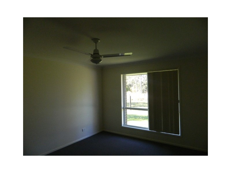 4 Poole Rd, Fernvale QLD 4306