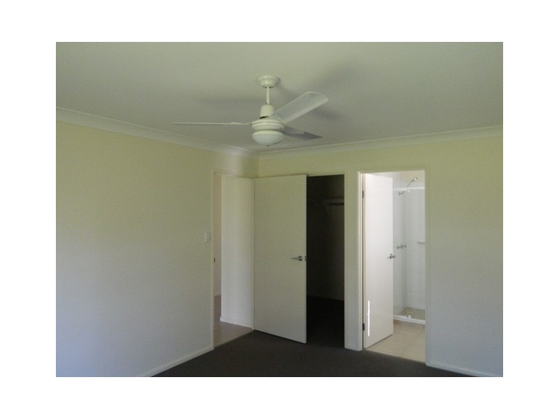 4 Poole Rd, Fernvale QLD 4306