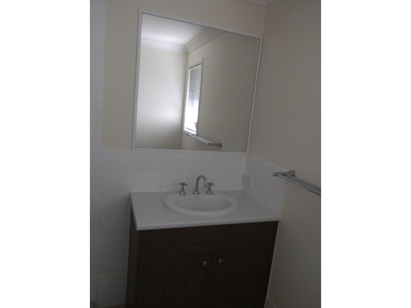 4 Poole Rd, Fernvale QLD 4306