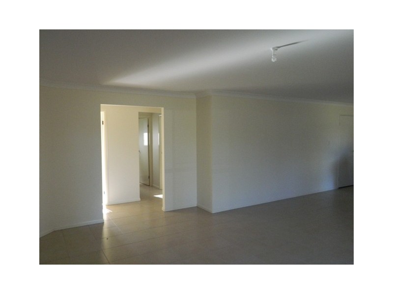 4 Poole Rd, Fernvale QLD 4306