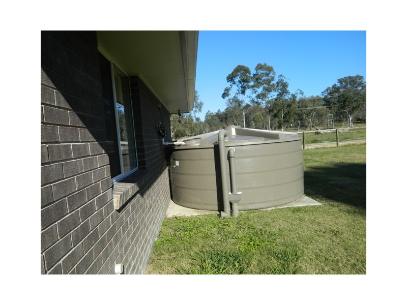 4 Poole Rd, Fernvale QLD 4306