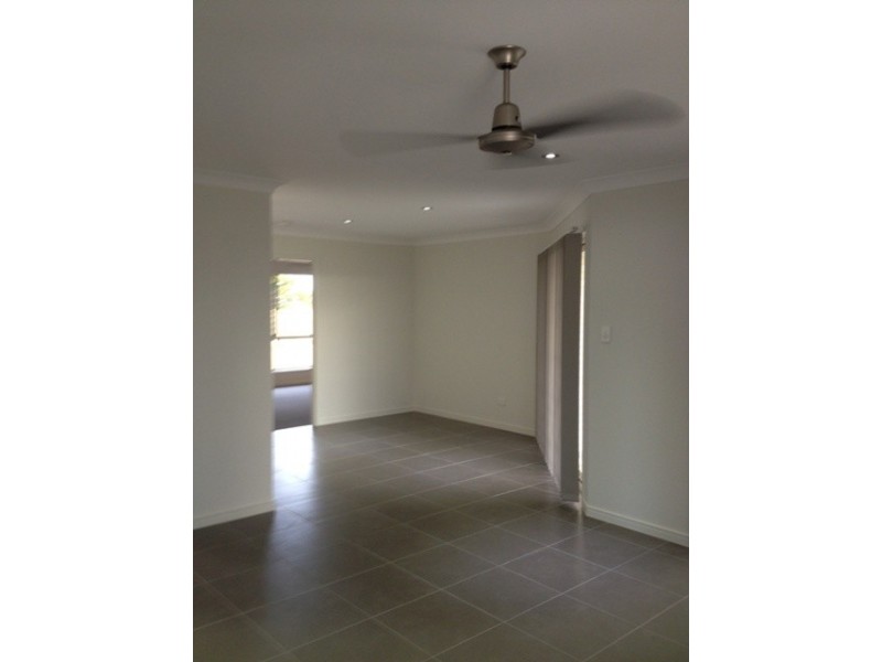 9 Kylah Street, Yamanto QLD 4305