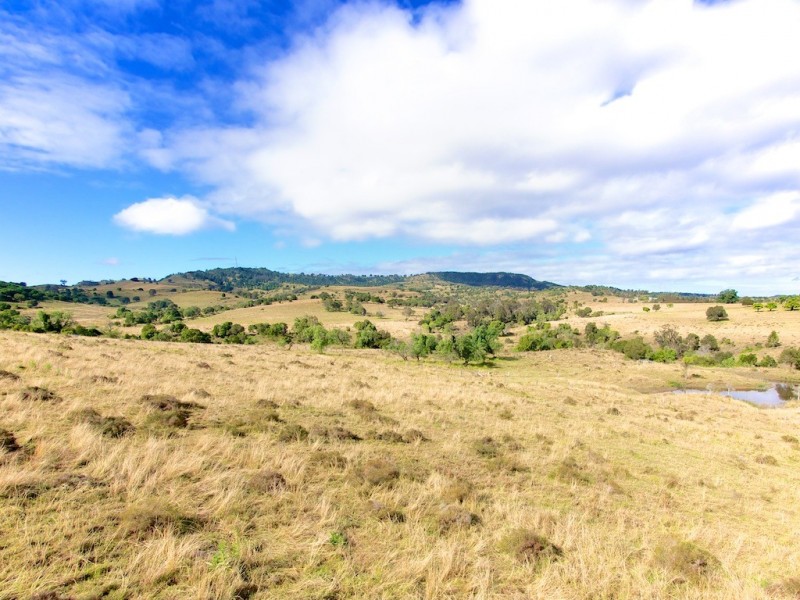 152 LITZOWS ROAD, Lowood QLD 4311