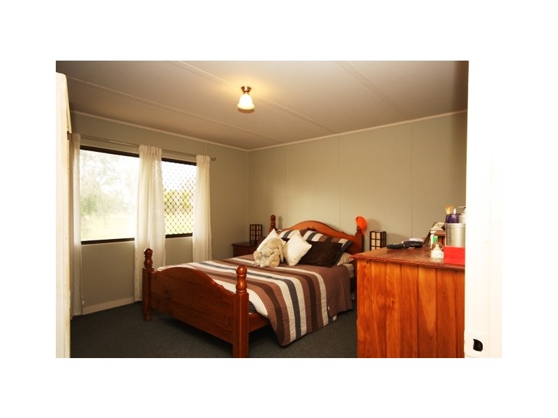75 Clarendon Station Rd, Clarendon QLD 4311