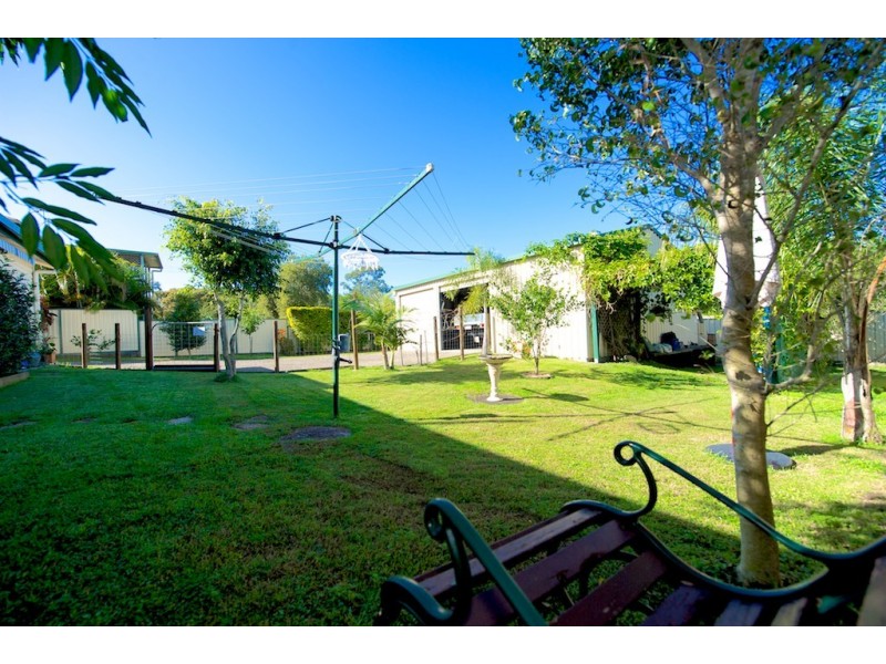 6 Law St, Bundamba QLD 4304