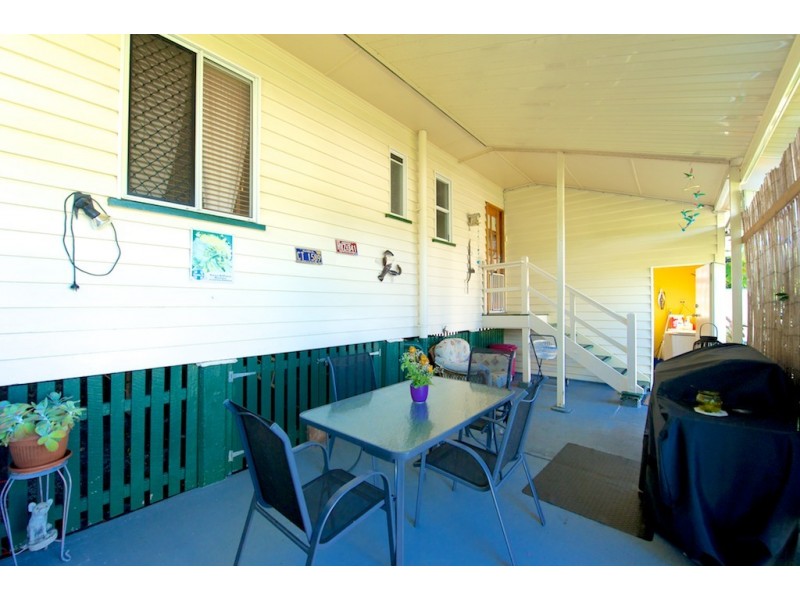 6 Law St, Bundamba QLD 4304