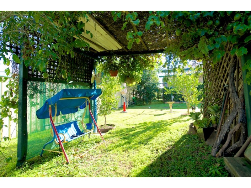 6 Law St, Bundamba QLD 4304