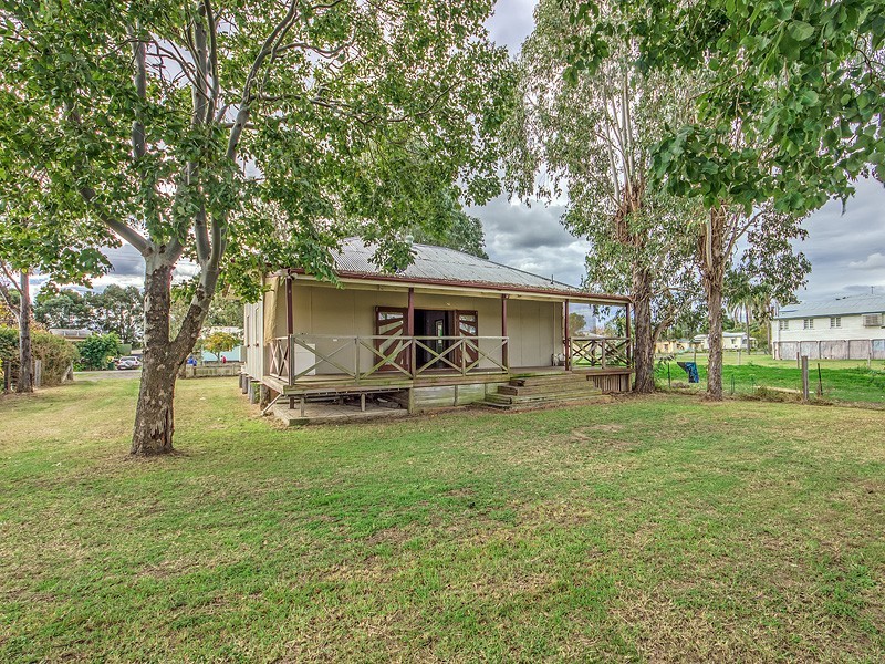 106 Prospect St, Lowood QLD 4311