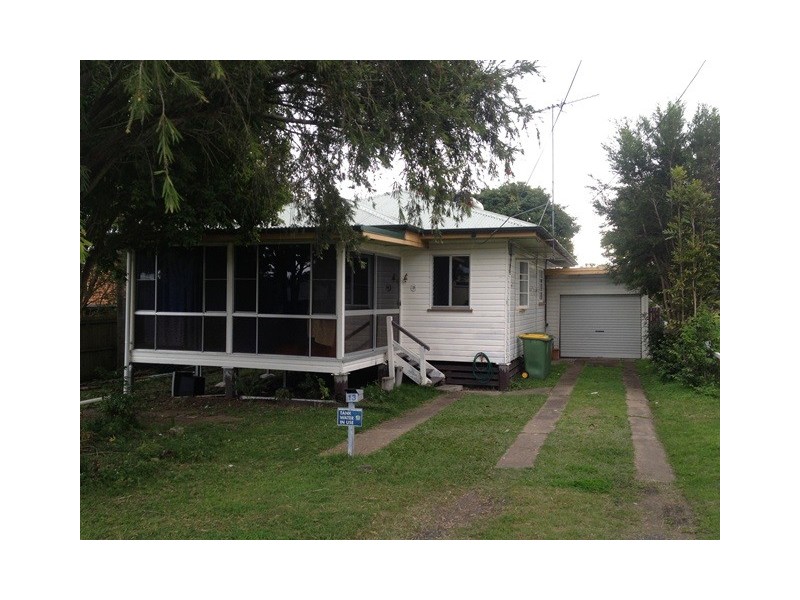 13 Cambridge St, Silkstone QLD 4304