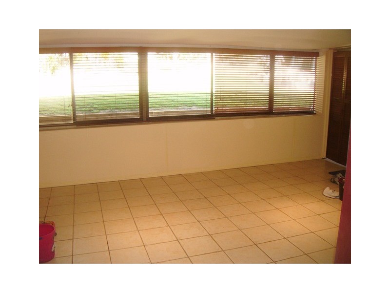 9 McInnerney St, Collingwood Park QLD 4301