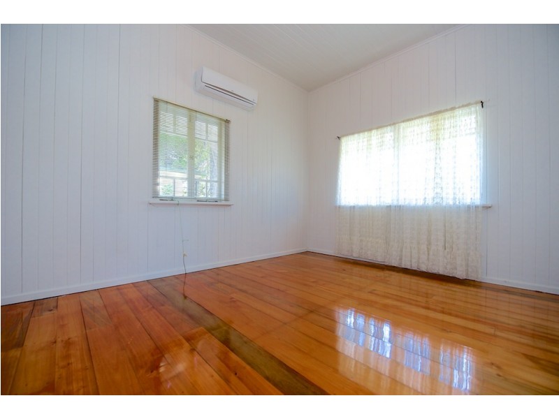 7 Daniel St, Lowood QLD 4311