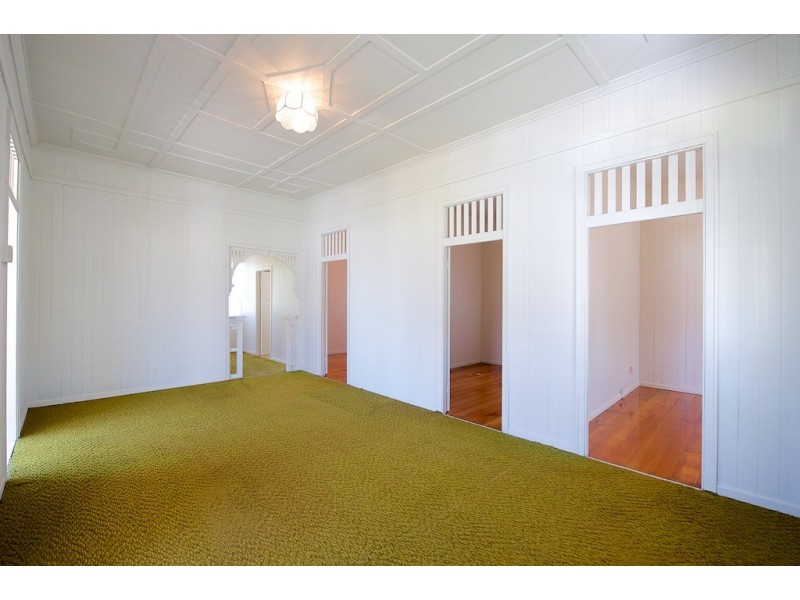 7 Daniel St, Lowood QLD 4311