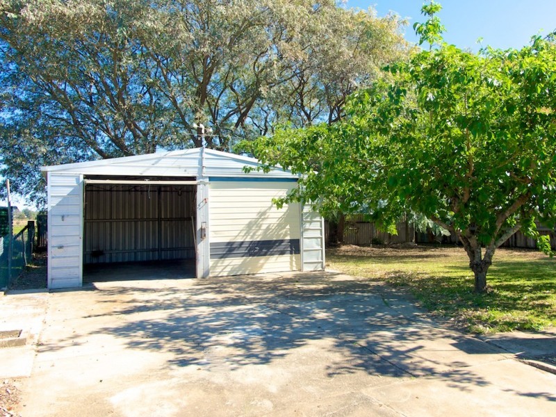 7 Daniel St, Lowood QLD 4311