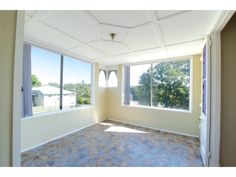 2C McMahon St, Bundamba QLD 4304