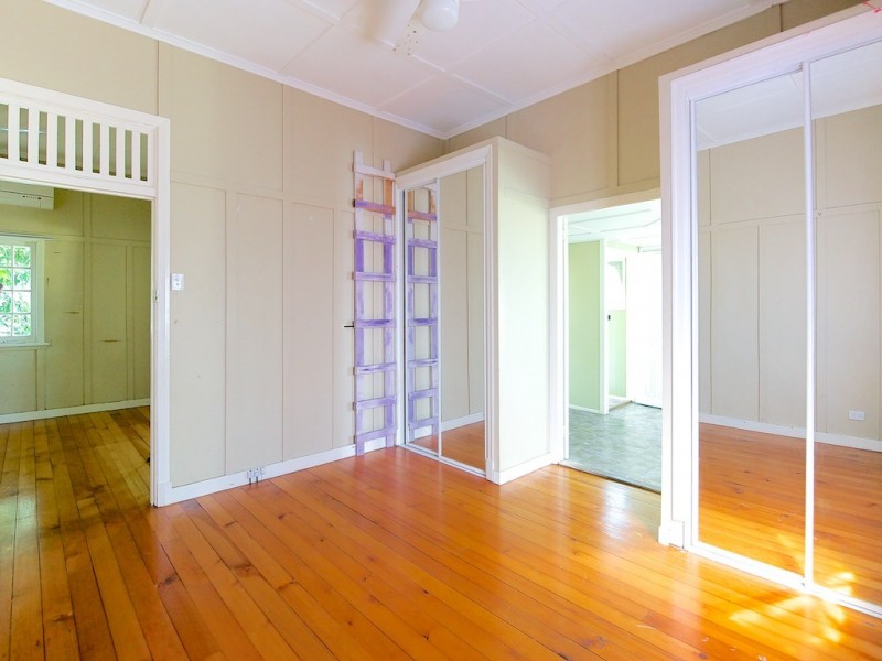 2C McMahon St, Bundamba QLD 4304