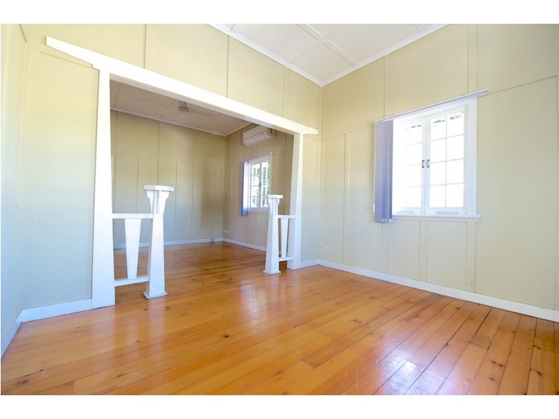 2C McMahon St, Bundamba QLD 4304