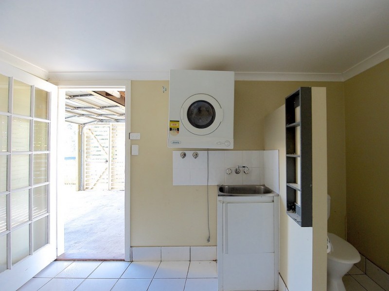 2C McMahon St, Bundamba QLD 4304