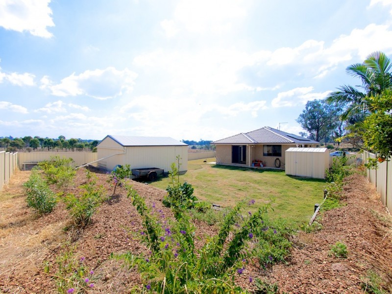 45 Macadamia Rd, Lowood QLD 4311