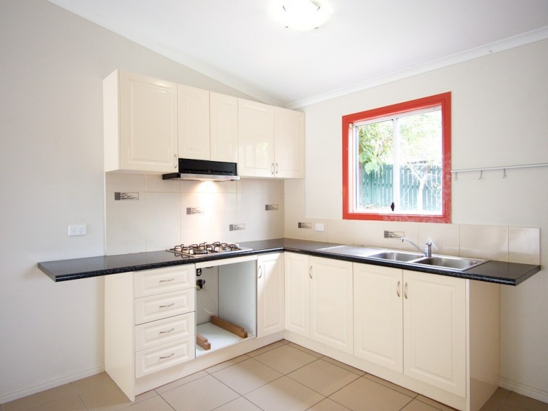 16 Arthur St, Woodend QLD 4305