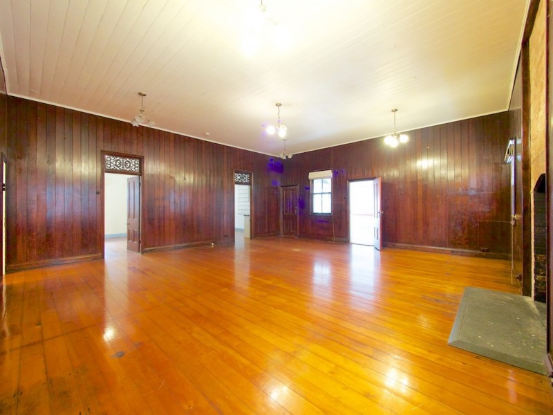 16 Arthur St, Woodend QLD 4305