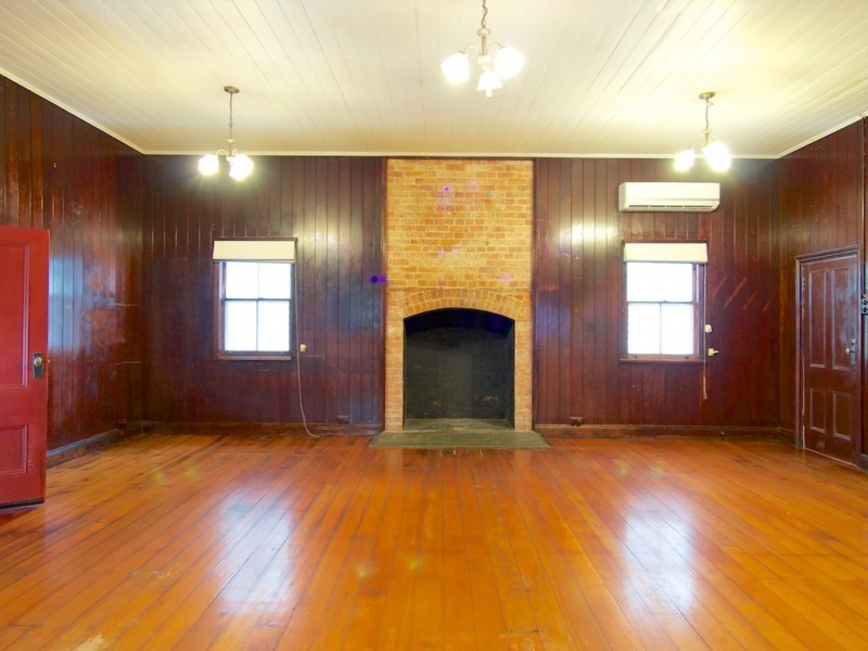 16 Arthur St, Woodend QLD 4305